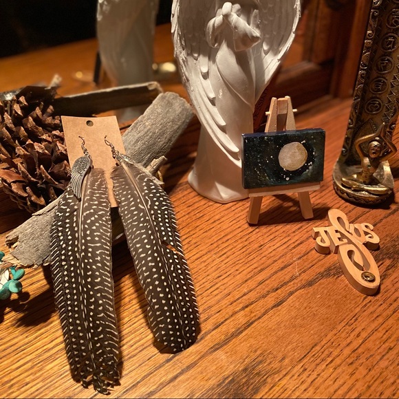 “Spot an Angel” Celtic Feather Earrings - Picture 2 of 2